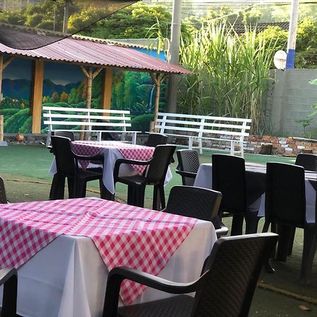 La Villa Descanso Hotel Villeta Bagian luar foto