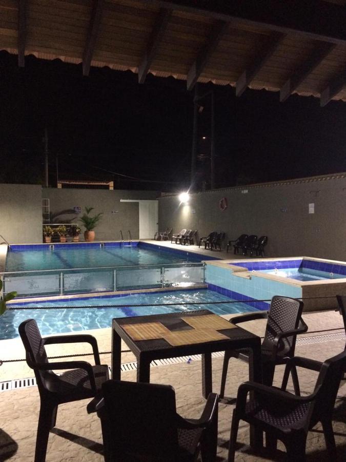 La Villa Descanso Hotel Villeta Bagian luar foto